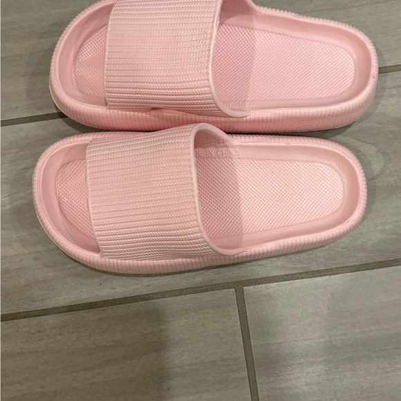 Cozy Pink Women's Slide Slippers - Picture 5 of 9